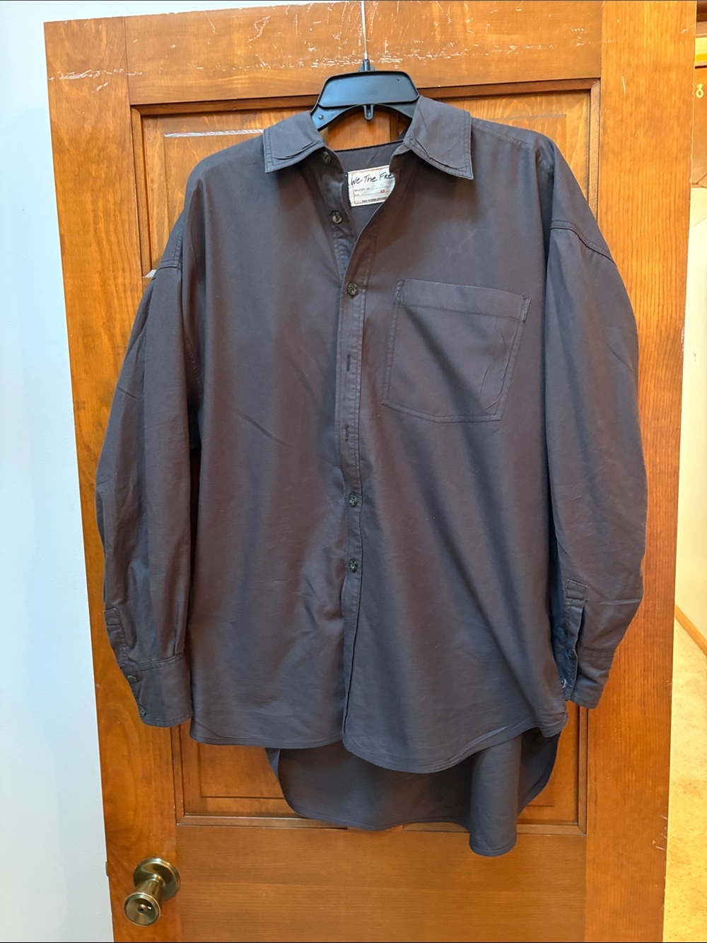 Women’s Free People Oversized Button-Up Shirt in Charcoal